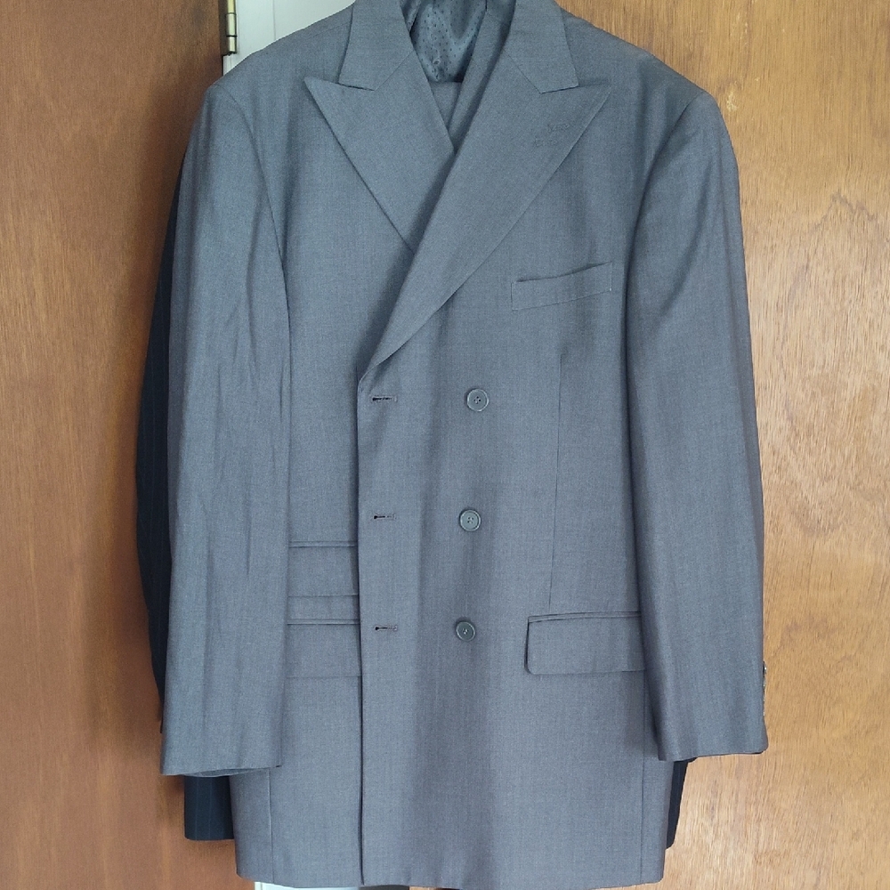 Elegant 3pc Men's Charcoal Double-Breasted Suit